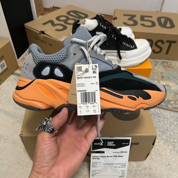 Like New Men’s Size 9 (Euro Sz 42.5) Yeezy Boost 700 Sneakers In Wash Orange - Picture 9 of 17